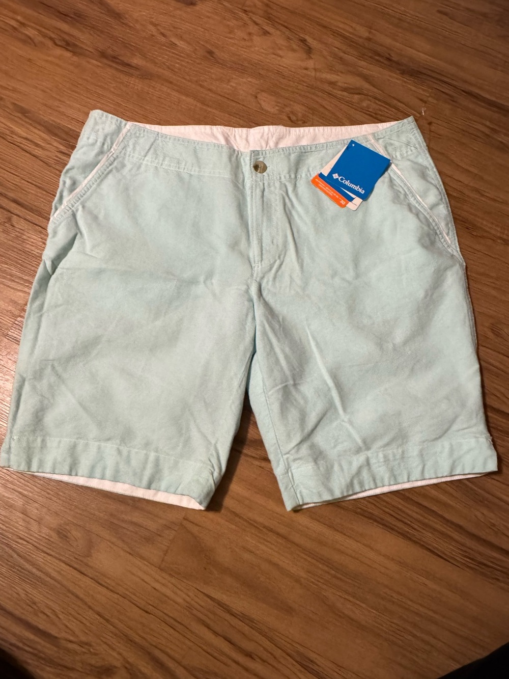 NWT Women’s Columbia Shorts